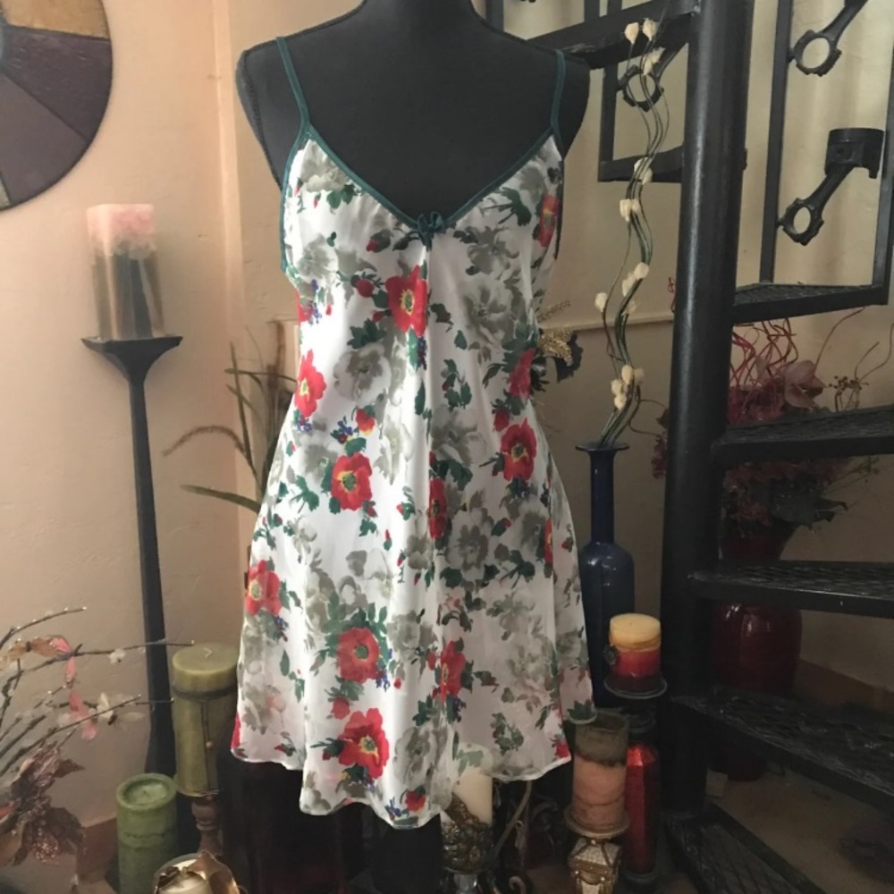 NWOT Vintage Frederick’s of Hollywood Chemise Slip